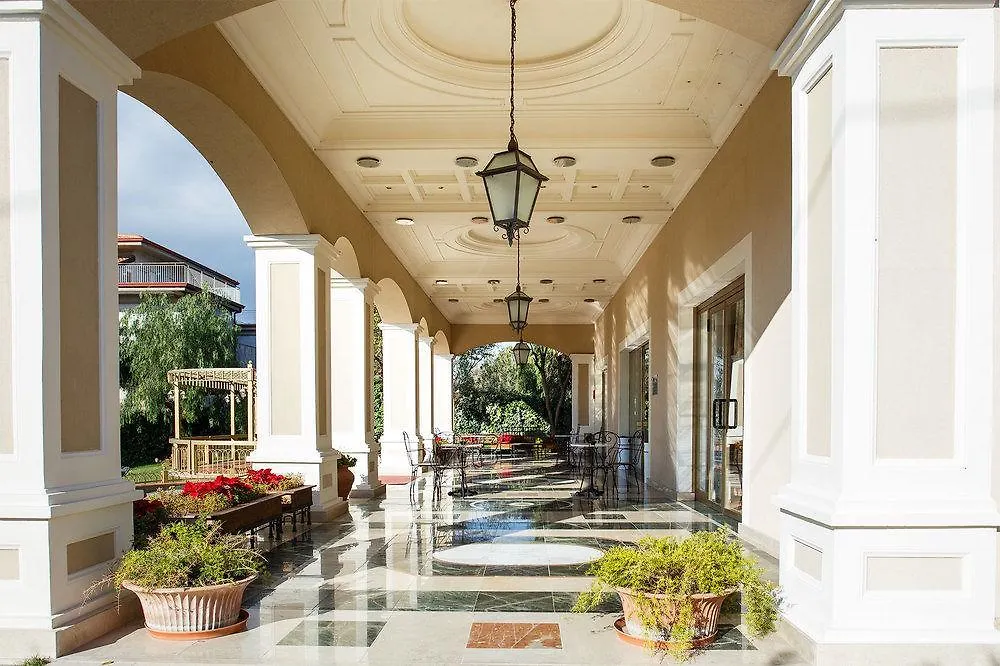 Hotel Ristorante Paradise Санта-Мария-ди-Ликодия