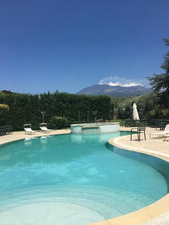 Hotel Ristorante Paradise Санта-Мария-ди-Ликодия